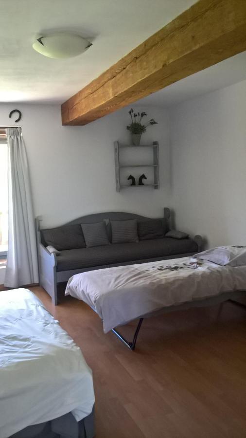 Chambre D'Hotes La Jument Grise Lescheroux Eksteriør billede